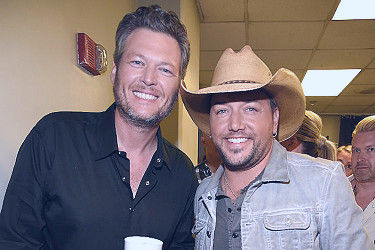 Fake Article Claims Blake Shelton Canceled a Project to Support Jason Aldean